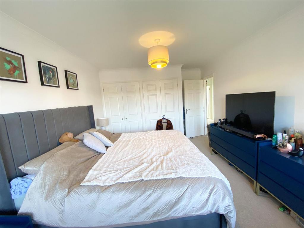 Bedroom 1.jpg