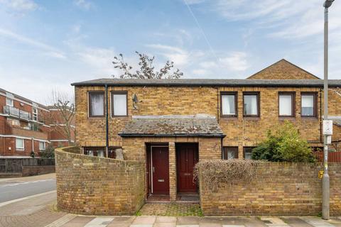 Kennet Close, Battersea, London, SW11