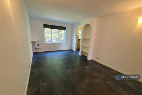 2 bedroom flat to rent, Cricketers Close, Erith, DA8
