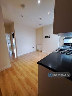2 bedroom flat to rent, Streatham Road, Mitcham, CR4