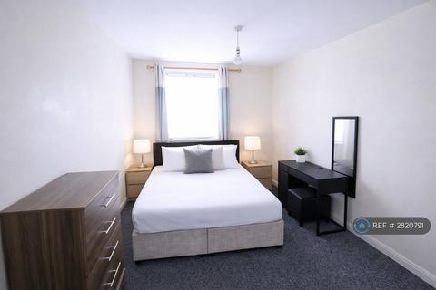2 bedroom flat to rent, City View, Ilford, IG1