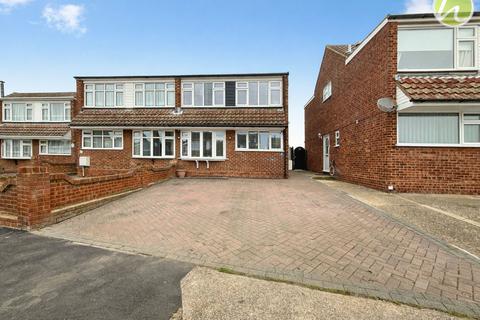 4 bedroom semi-detached house for sale, Brampton Close, Corringham, SS17