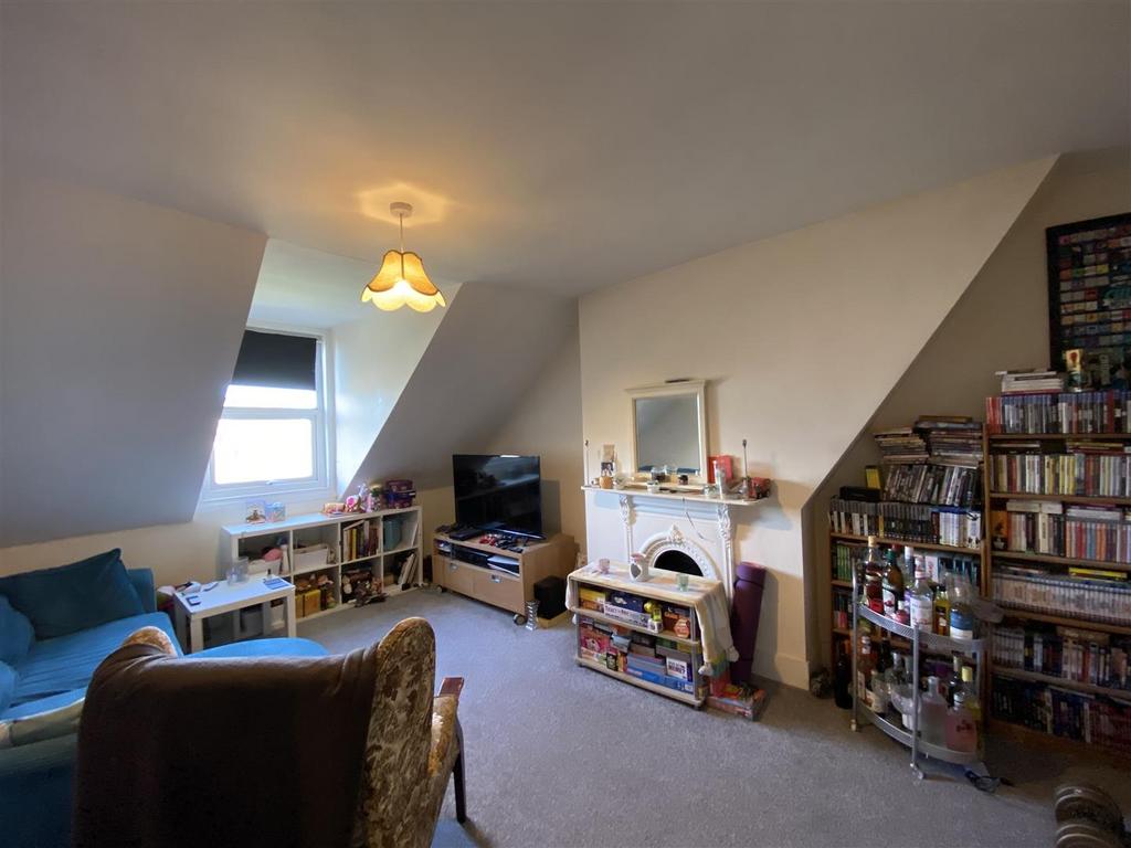 Living Room 2.jpeg