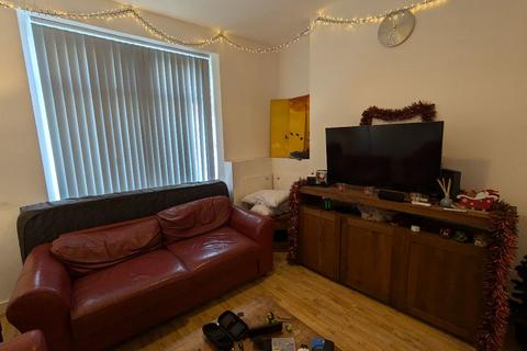 4 bedroom terraced house to rent, Cardiff CF24