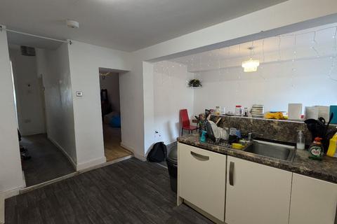 4 bedroom terraced house to rent, Cardiff CF24
