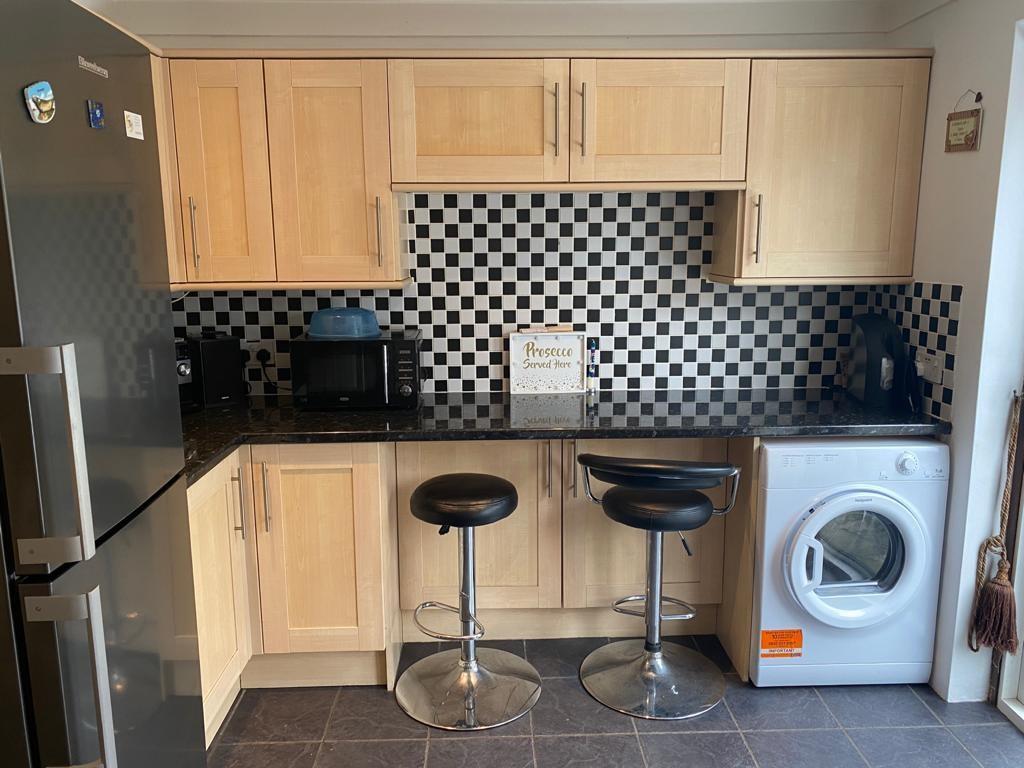 Kitchen 2.jpg