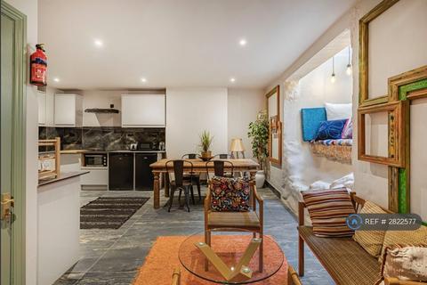 undefined, Duke Road, London, W4
