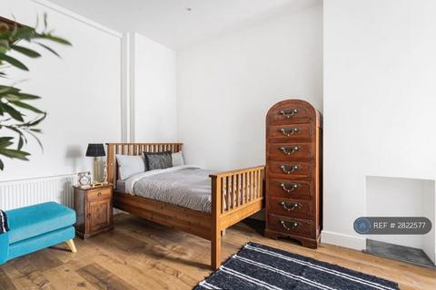undefined, Duke Road, London, W4