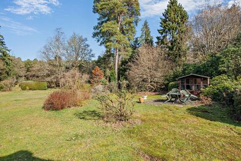 4 bedroom detached house for sale, Wellesley Road, Rushmoor, Farnham, Surrey