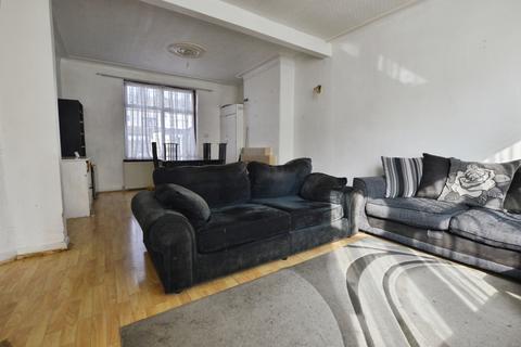 3 bedroom terraced house for sale, Caulfield Road, London
