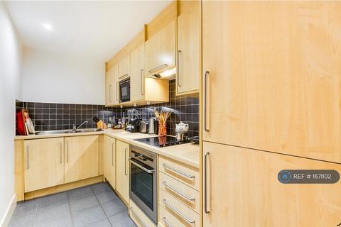 2 bedroom flat to rent, Angel Southside, London, EC1V