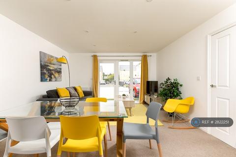 2 bedroom flat to rent, Mutiny Close, Hertford, SG13