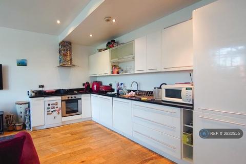 2 bedroom flat to rent, Shaftesbury Avenue, London, WC2H