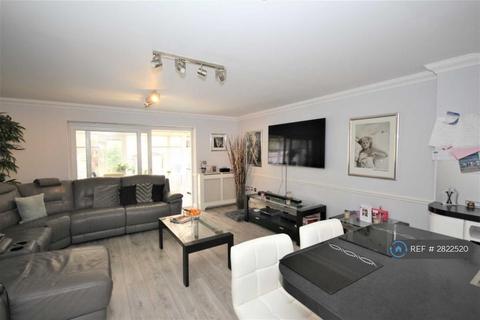 3 bedroom semi-detached house to rent, Windermere Gate, Bracknell, RG12