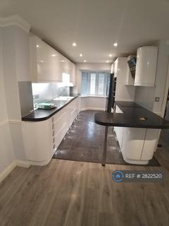 3 bedroom semi-detached house to rent, Windermere Gate, Bracknell, RG12