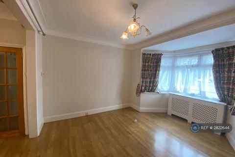 undefined, Costons Lane, Greenford, UB6