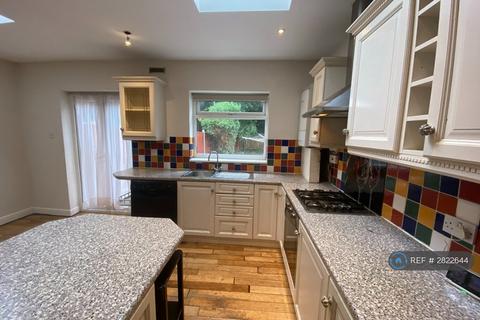 undefined, Costons Lane, Greenford, UB6