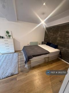 2 bedroom flat to rent, Paddock Road, London, NW2