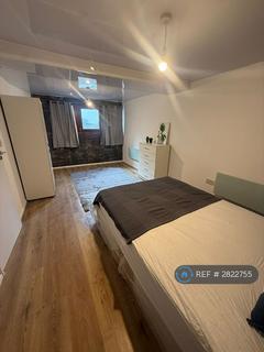 2 bedroom flat to rent, Paddock Road, London, NW2