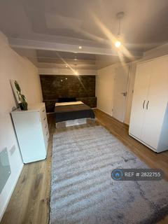 2 bedroom flat to rent, Paddock Road, London, NW2