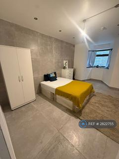2 bedroom flat to rent, Paddock Road, London, NW2