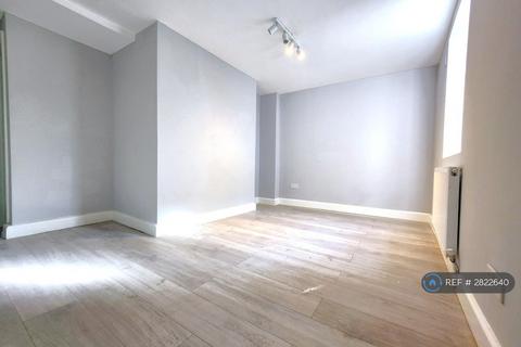 undefined, The Avenue, London, E4