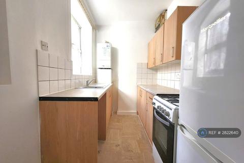 undefined, The Avenue, London, E4