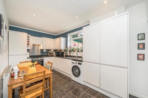 2 bedroom terraced house for sale, Dursley Road, London SE3