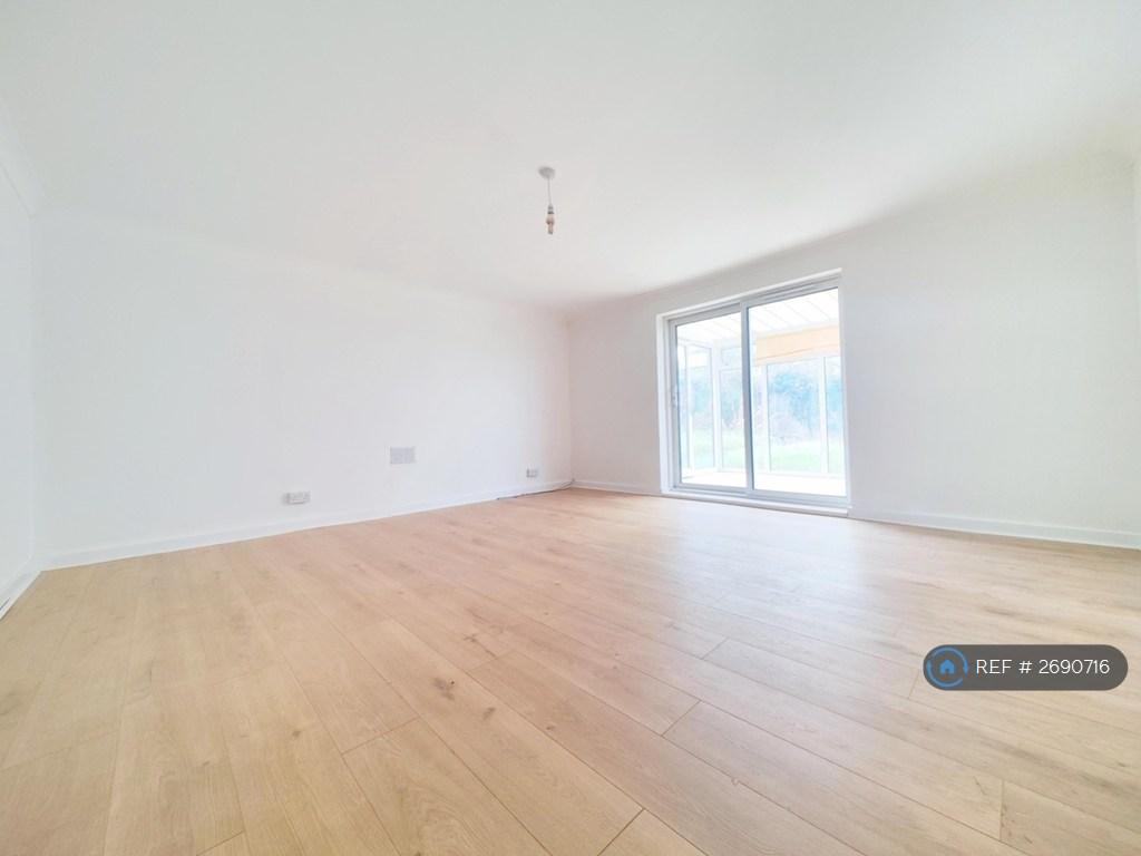 Large Living Room With Conservatory