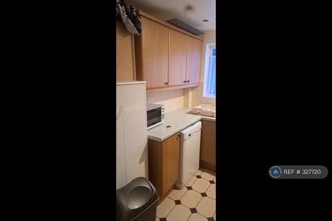 Studio to rent, Holmcrot, Crawley, RH10