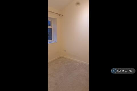 Studio to rent, Holmcrot, Crawley, RH10