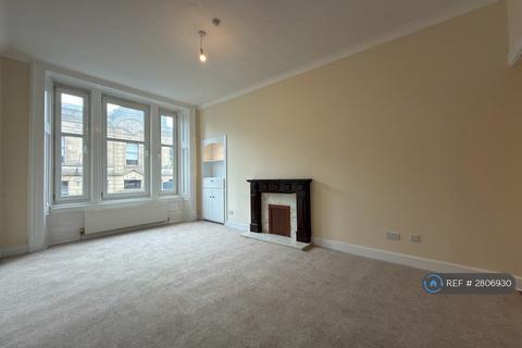 3 bedroom flat to rent, Moss St, Paisley, PA1