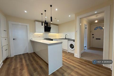 3 bedroom flat to rent, Moss St, Paisley, PA1