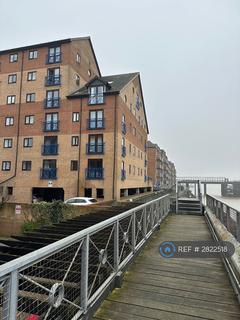 1 bedroom flat to rent, Crawley Court, Gravesend, DA11