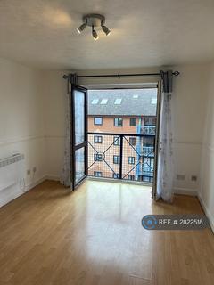 1 bedroom flat to rent, Crawley Court, Gravesend, DA11