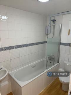 1 bedroom flat to rent, Crawley Court, Gravesend, DA11
