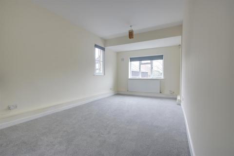 undefined, High Street, Kings Langley