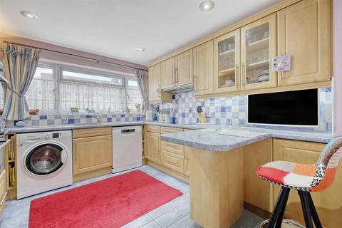 3 bedroom link detached house for sale, Luthers Close, Kelvedon Hatch, Brentwood