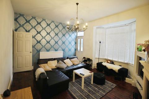 4 bedroom end of terrace house for sale, Haigh View, Leeds LS26
