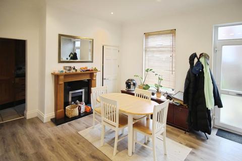 4 bedroom end of terrace house for sale, Haigh View, Leeds LS26