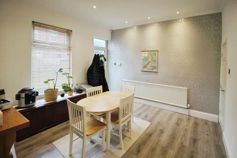 4 bedroom end of terrace house for sale, Haigh View, Leeds LS26