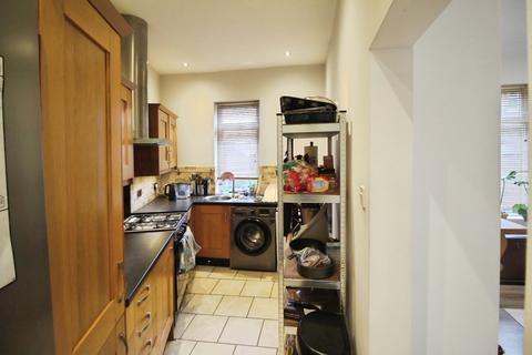 4 bedroom end of terrace house for sale, Haigh View, Leeds LS26