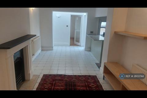 2 bedroom flat to rent, Lyme St, London, NW1