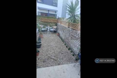 2 bedroom flat to rent, Lyme St, London, NW1