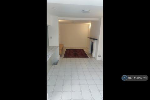 2 bedroom flat to rent, Lyme St, London, NW1