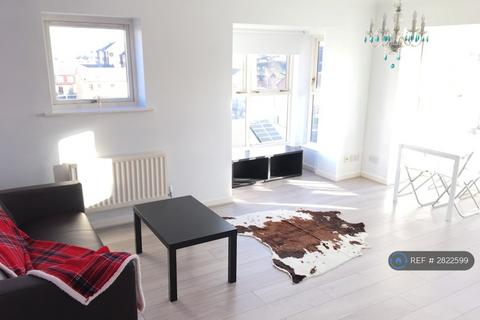 2 bedroom flat to rent, Audley Drive, London, E16