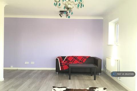 2 bedroom flat to rent, Audley Drive, London, E16