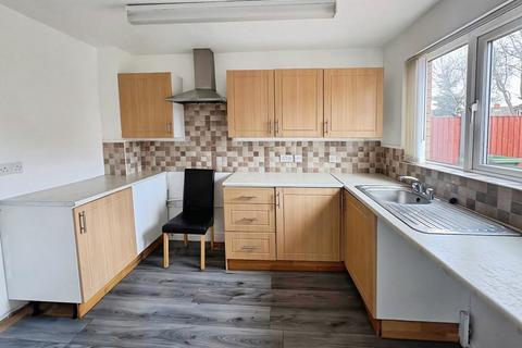 3 bedroom semi-detached house to rent, Lavender Way, Merseyside L9