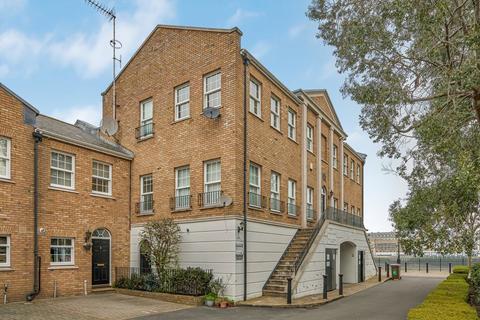 2 bedroom flat to rent, Sophia Square, London SE16