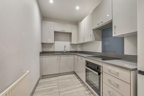 2 bedroom flat to rent, Sophia Square, London SE16